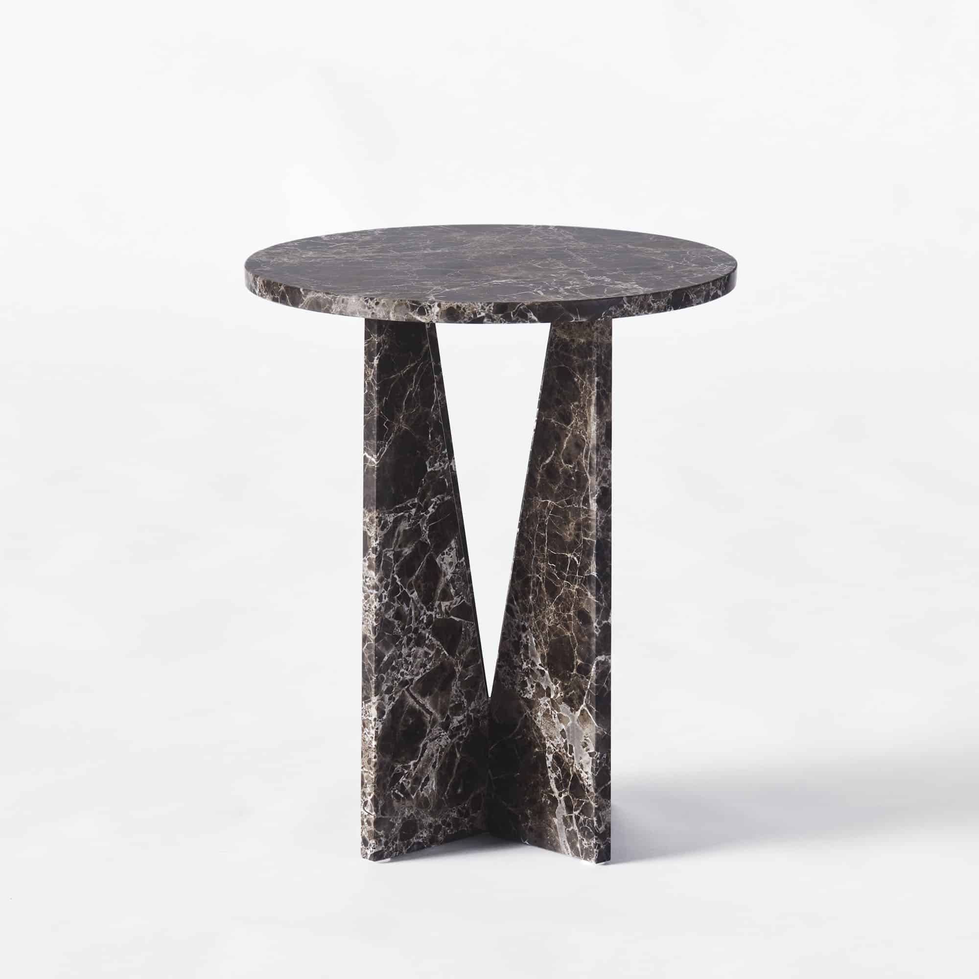 V Side Table Dark Empreador - Image 4