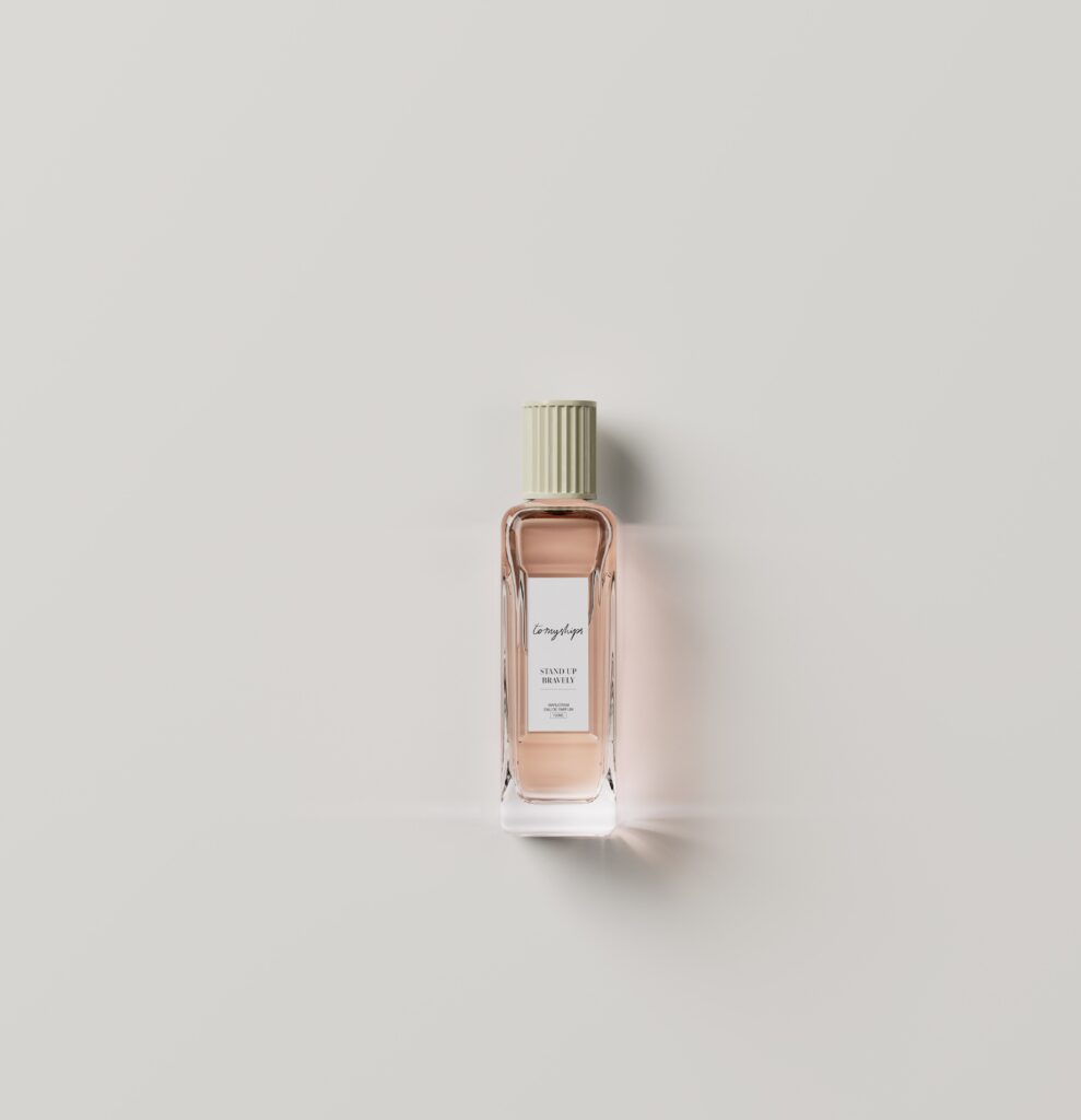 Stand Up Bravely Marjoram Eau de Parfum is at once stirring, grounding and refined.